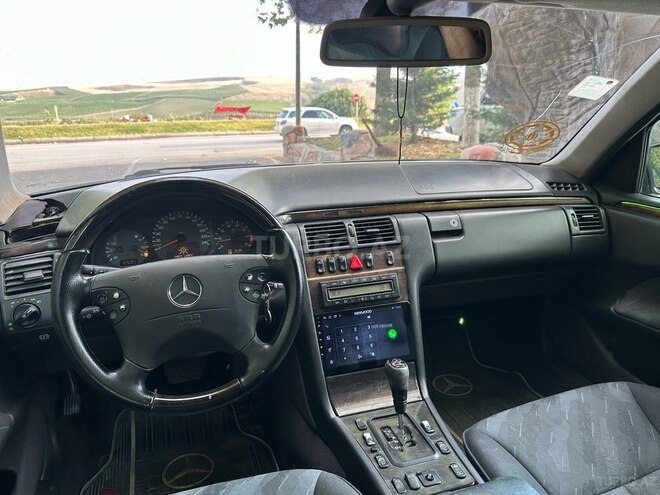 Mercedes E 240 2000, 284,488 km - 2.6 l - Şamaxı