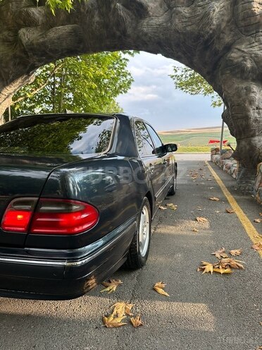 Mercedes E 240 2000, 284,488 km - 2.6 l - Şamaxı