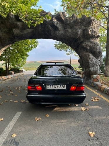 Mercedes E 240 2000, 284,488 km - 2.6 l - Şamaxı