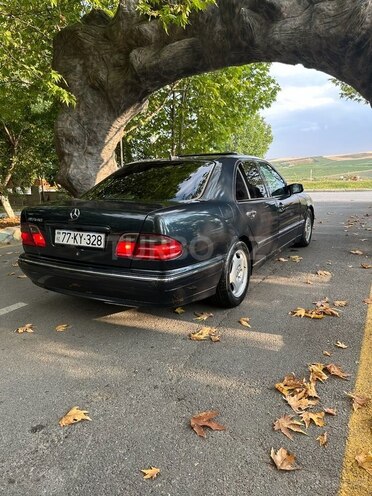 Mercedes E 240 2000, 284,488 km - 2.6 l - Şamaxı