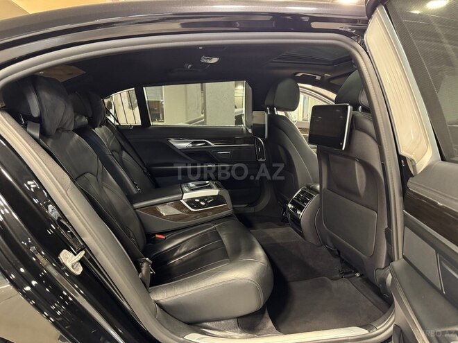 BMW 750 2019, 111,000 km - 3.0 l - Bakı