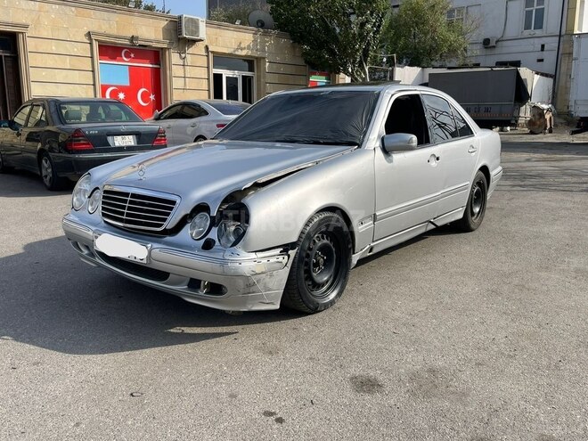 Mercedes E 320 2000, 354,518 km - 3.2 l - Bakı