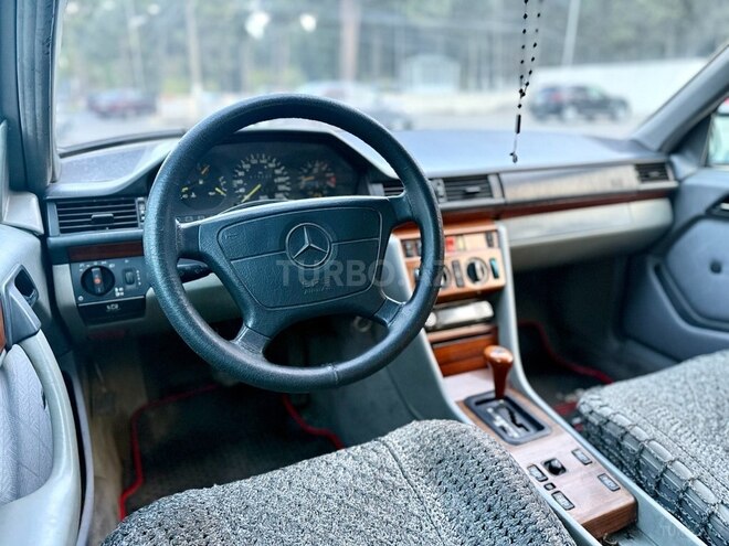 Mercedes E 220 1994, 435,500 km - 2.2 л - Bakı