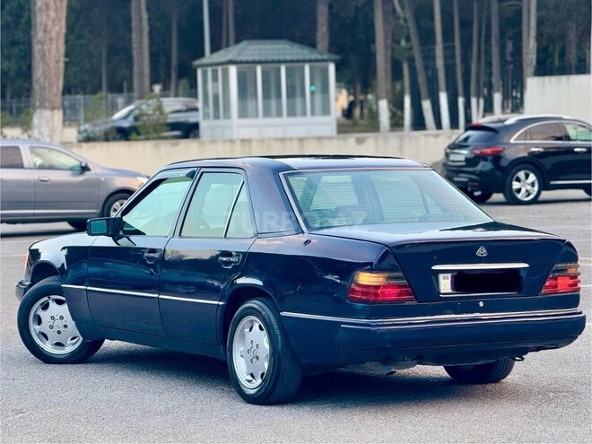 Mercedes E 220 1994, 435,500 km - 2.2 л - Bakı