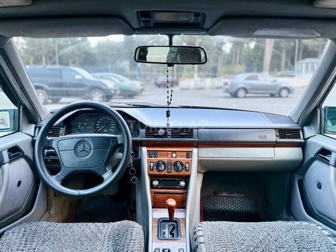 Mercedes E 220 1994, 435,500 km - 2.2 л - Bakı