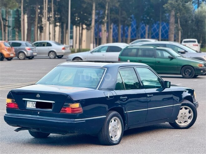 Mercedes E 220 1994, 435,500 km - 2.2 л - Bakı