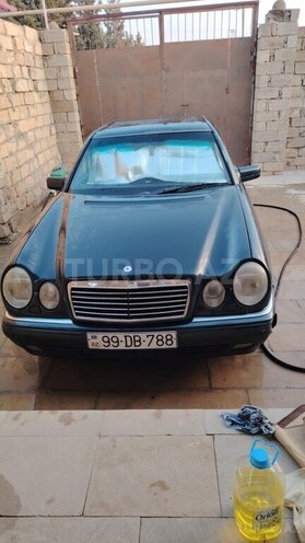 Mercedes E 240 1998, 322,350 km - 2.4 l - Bakı