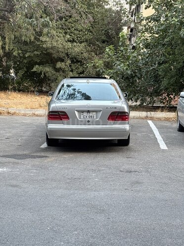 Mercedes E 320 2001, 275,000 km - 3.2 l - Bakı