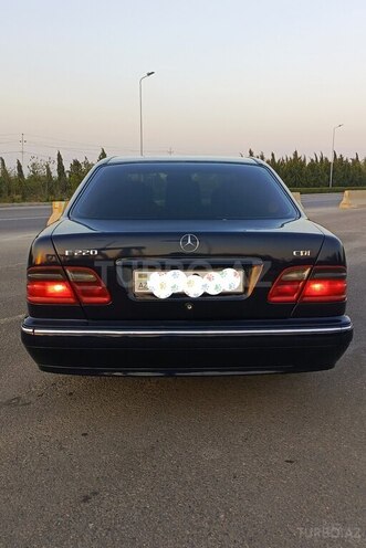 Mercedes E 220 2000, 354,000 km - 2.2 l - Kürdəmir
