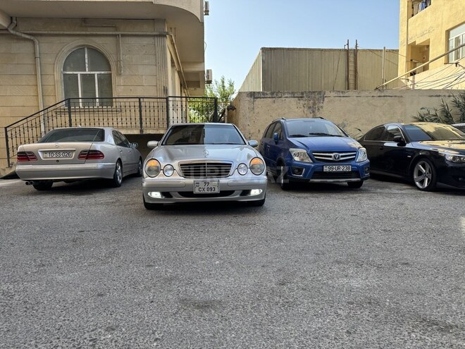 Mercedes E 320 2001, 275,000 km - 3.2 l - Bakı