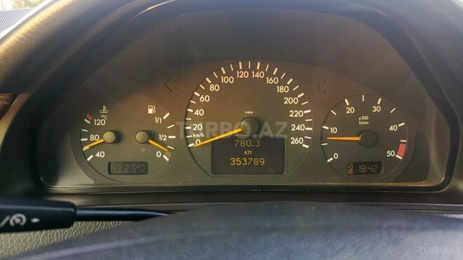 Mercedes E 220 2000, 354,000 km - 2.2 l - Kürdəmir