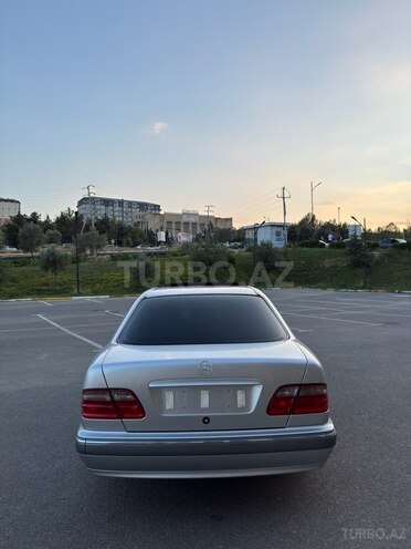 Mercedes E 240 2000, 240,000 km - 2.4 l - Bakı