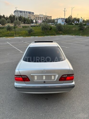 Mercedes E 240 2000, 240,000 km - 2.4 l - Bakı