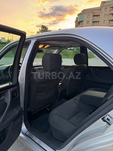 Mercedes E 240 2000, 240,000 km - 2.4 l - Bakı