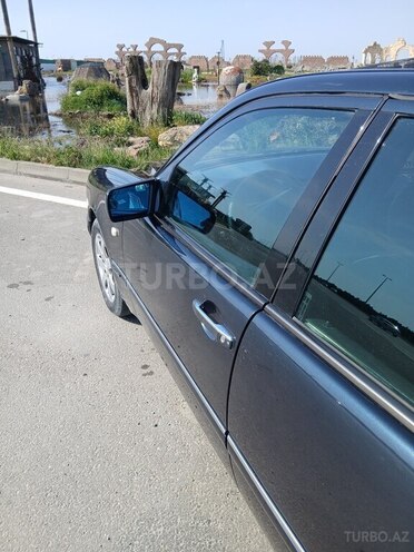 Mercedes E 230 1997, 443,000 km - 2.3 l - Bakı