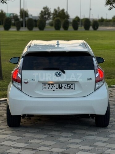 Toyota Prius C 2016, 89,500 km - 1.5 l - Bakı
