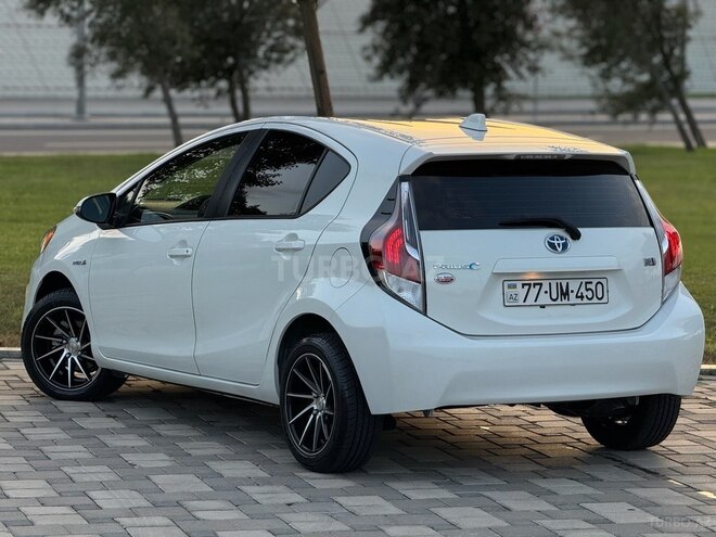 Toyota Prius C 2016, 89,500 km - 1.5 l - Bakı