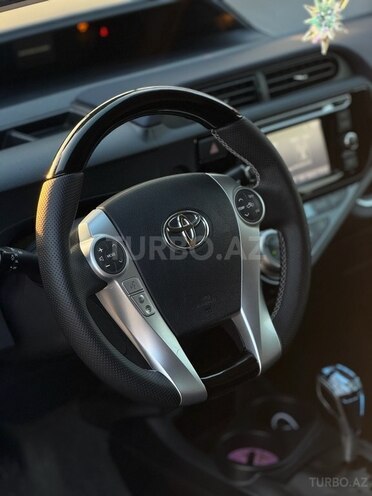 Toyota Prius C 2016, 89,500 km - 1.5 l - Bakı