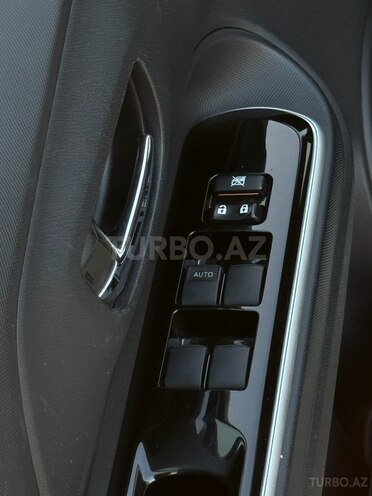Toyota Prius C 2016, 89,500 km - 1.5 l - Bakı