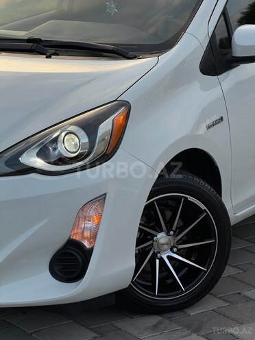 Toyota Prius C 2016, 89,500 km - 1.5 l - Bakı