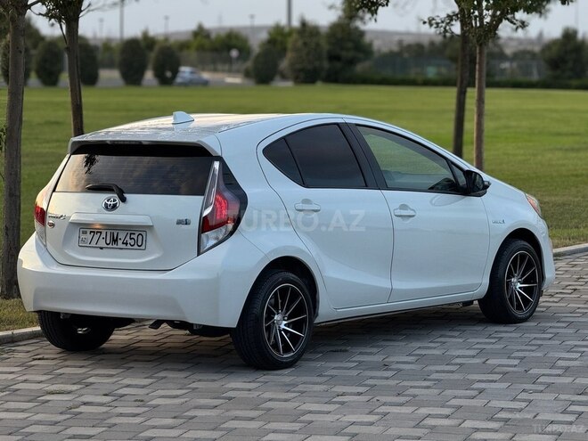 Toyota Prius C 2016, 89,500 km - 1.5 l - Bakı