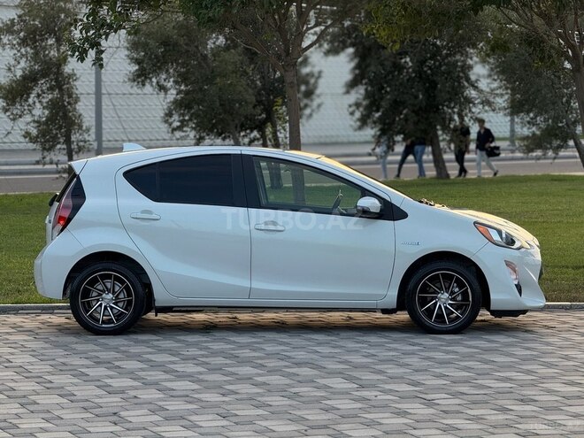 Toyota Prius C 2016, 89,500 km - 1.5 l - Bakı