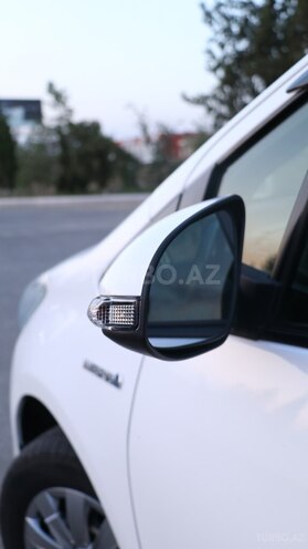 Toyota Vitz 2018, 140,559 km - 1.5 l - Bakı