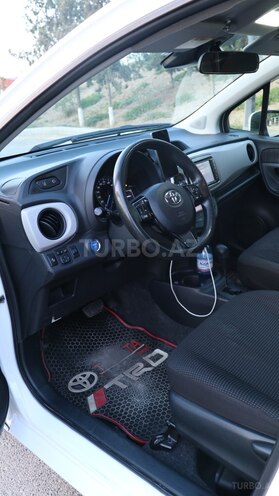 Toyota Vitz 2018, 140,559 km - 1.5 l - Bakı