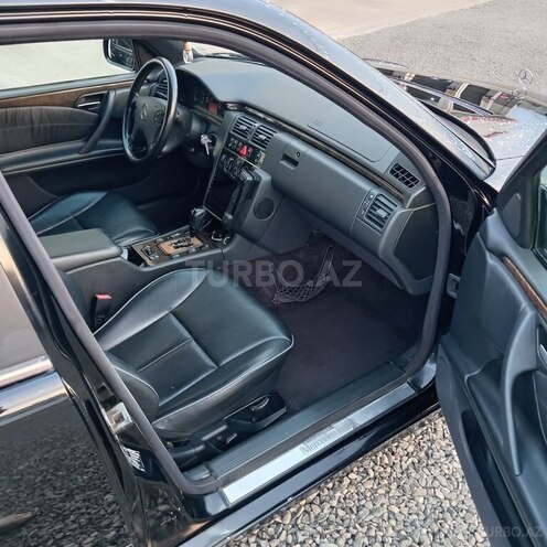 Mercedes E 220 2000, 398,000 km - 2.2 l - Lənkəran