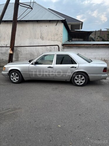 Mercedes E 200 1993, 450,000 km - 2.0 l - Ağdaş