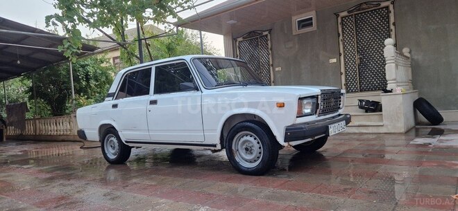 LADA (VAZ) 2107 2005, 102,000 km - 1.6 l - Salyan