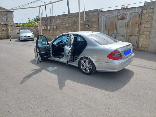 Mercedes E 220 2006, 260,000 km - 2.2 l - Bakı