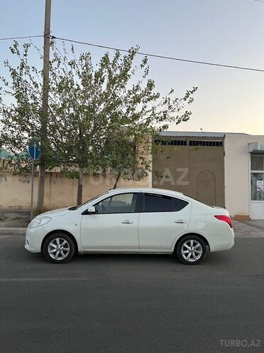 Nissan Sunny 2012, 225,000 km - 1.5 л - Gəncə