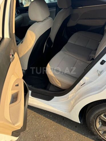 Hyundai Elantra 2017, 81,000 km - 2.0 л - Bakı