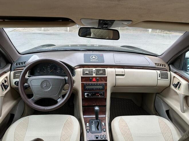 Mercedes E 200 1996, 321,000 km - 2.0 l - Sumqayıt