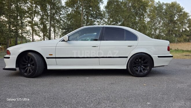 BMW 528 1999, 328,456 km - 2.8 l - Göyçay