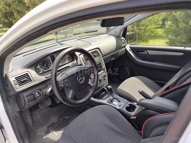 Mercedes B 180 2010, 154,000 km - 1.7 l - Bakı