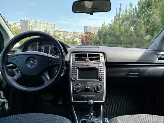 Mercedes B 180 2010, 154,000 km - 1.7 l - Bakı