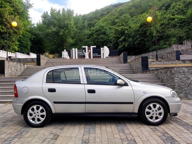 Opel Astra 1998, 228,000 km - 1.6 l - Şəki