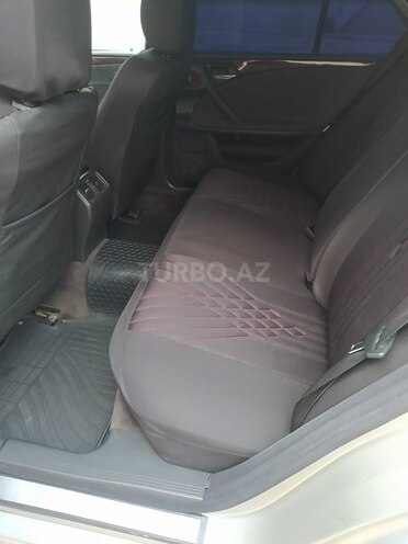 Mercedes E 270 2000, 305,000 km - 2.7 l - 