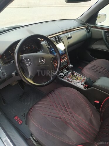 Mercedes E 270 2000, 305,000 km - 2.7 l - 