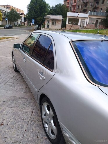 Mercedes E 270 2000, 305,000 km - 2.7 l - 