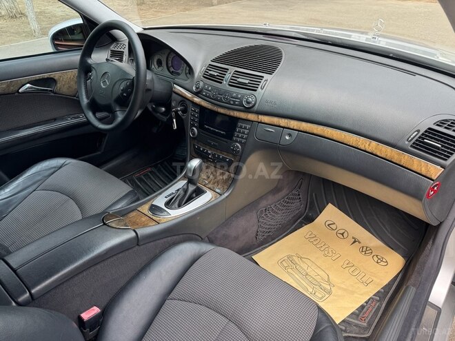 Mercedes E 240 2003, 298,123 km - 2.6 l - Sumqayıt
