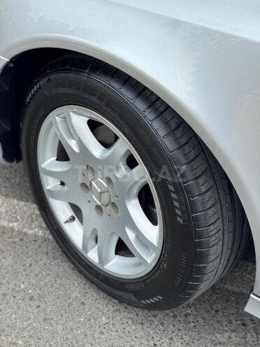 Mercedes E 240 2003, 298,123 km - 2.6 l - Sumqayıt