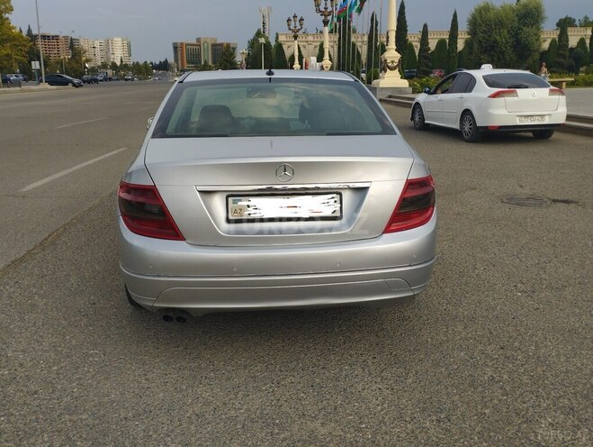 Mercedes C 200 2009, 329,000 km - 2.2 l - Gəncə