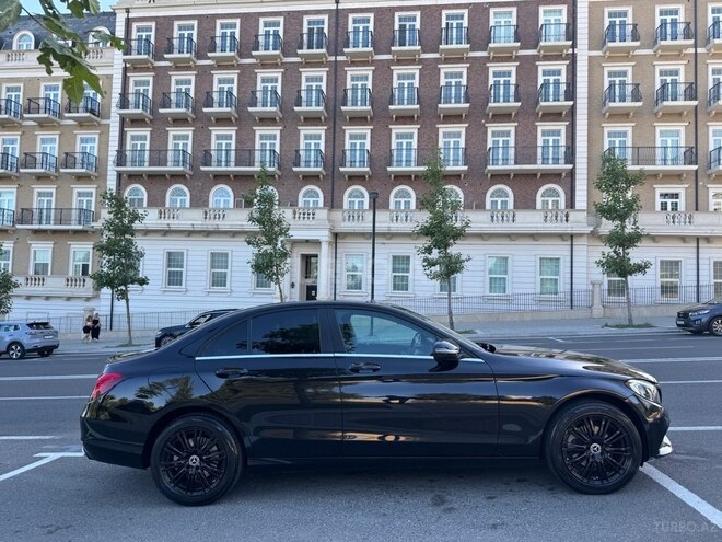 Mercedes C 200 d 2015, 177,450 km - 1.6 l - Bakı