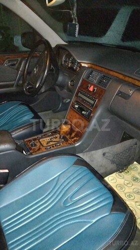 Mercedes E 240 1999, 340,000 km - 2.4 l - Bakı