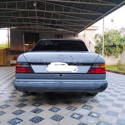 Mercedes E 250 1998, 642,363 km - 2.5 l - Biləsuvar