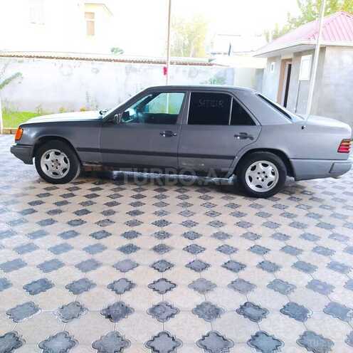 Mercedes E 250 1998, 642,363 km - 2.5 l - Biləsuvar
