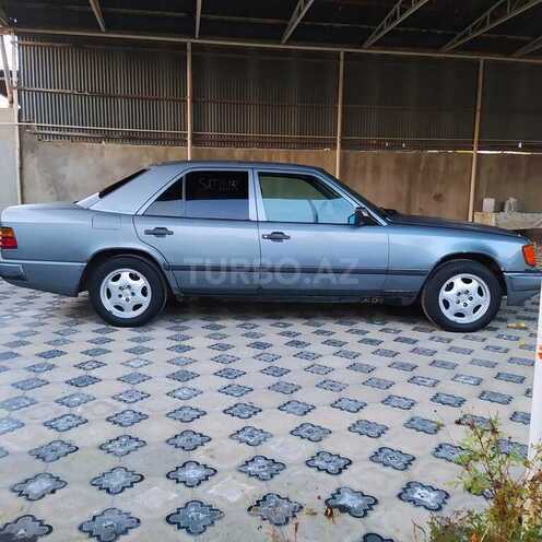 Mercedes E 250 1998, 642,363 km - 2.5 l - Biləsuvar